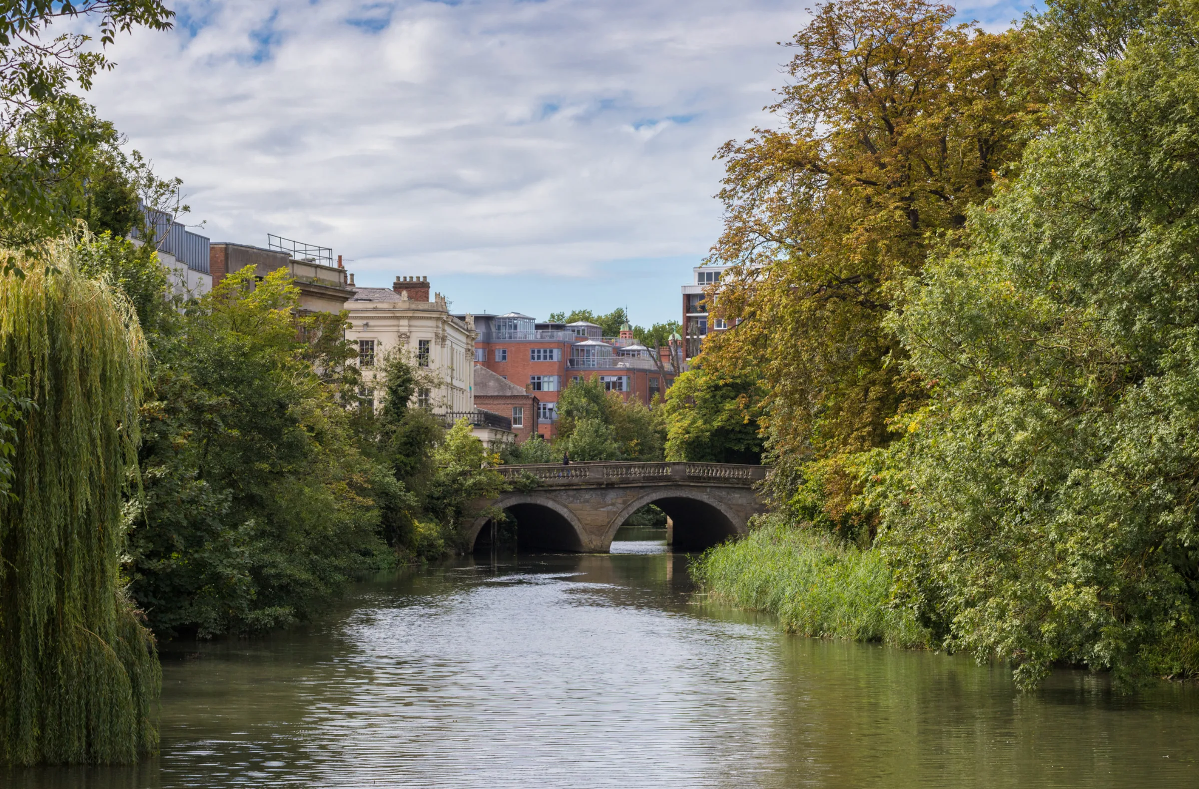 Top 5 Things to Know Before Moving to Leamington Spa as a Student — article illustration
